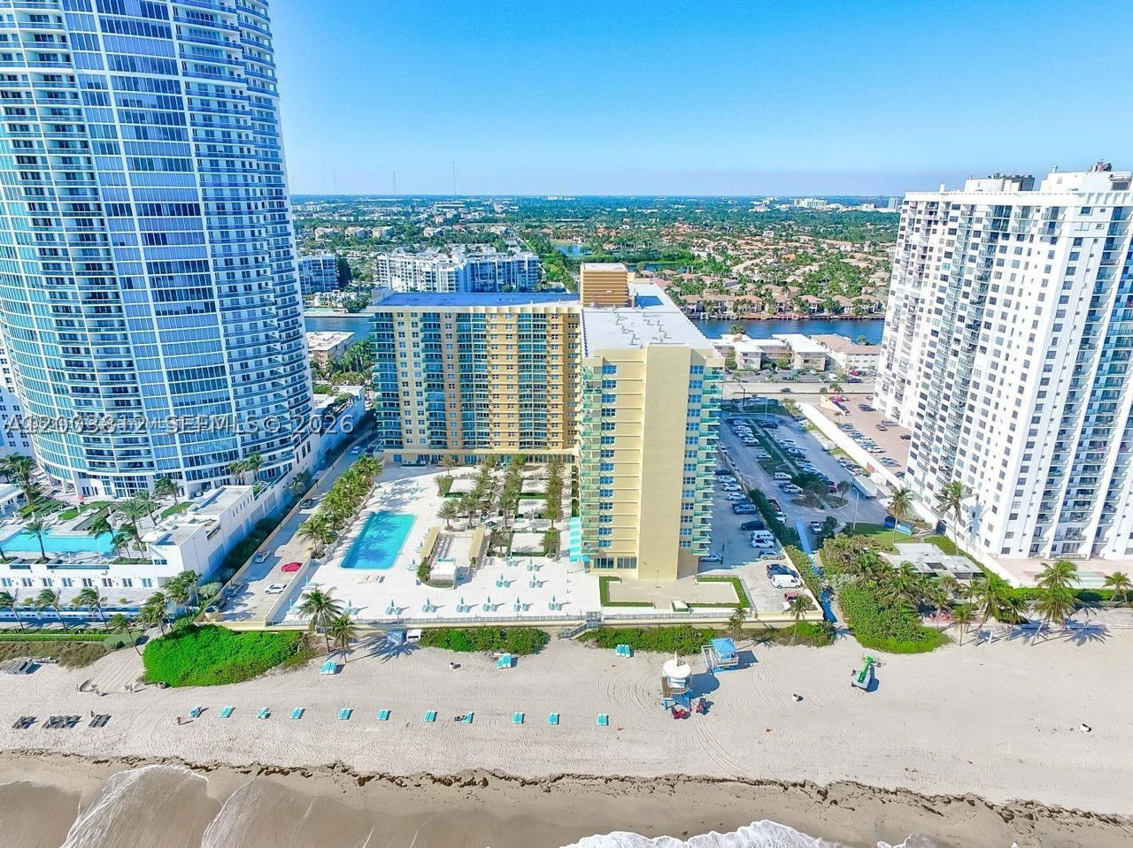 Real estate property located at 2501 Ocean Dr #833, Broward, Wave Condo, Hollywood, FL