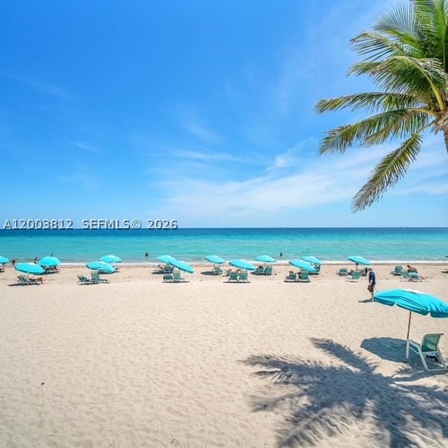 Real estate property located at 2501 Ocean Dr #833, Broward, Wave Condo, Hollywood, FL