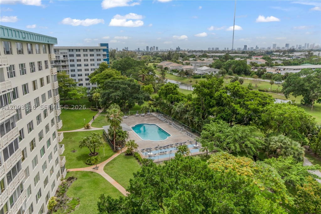 Real estate property located at 4330 Hillcrest Dr #1017, Broward, Hillcrest East No 23 Cond, Hollywood, FL