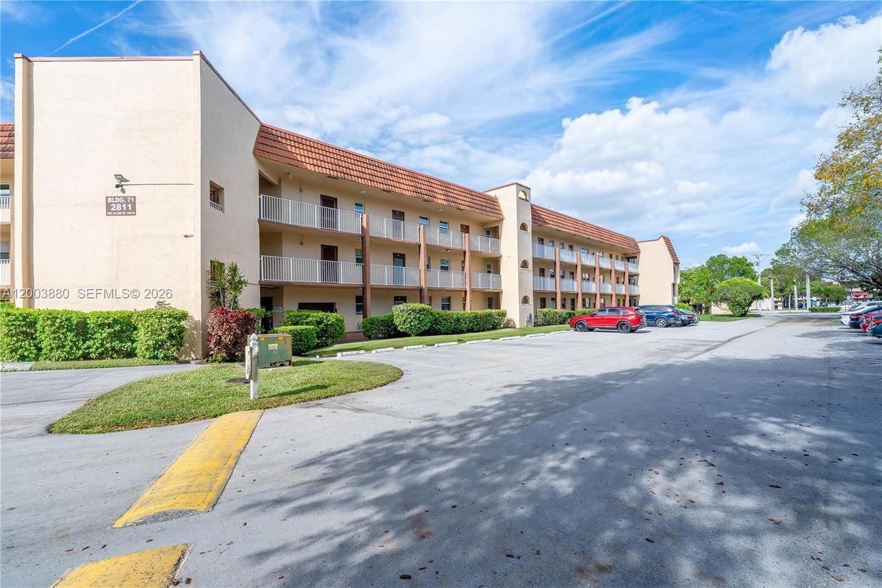 Real estate property located at 2811 Pine Island Rd #109, Broward, Sunrise Lakes 71 Condo, Sunrise, FL