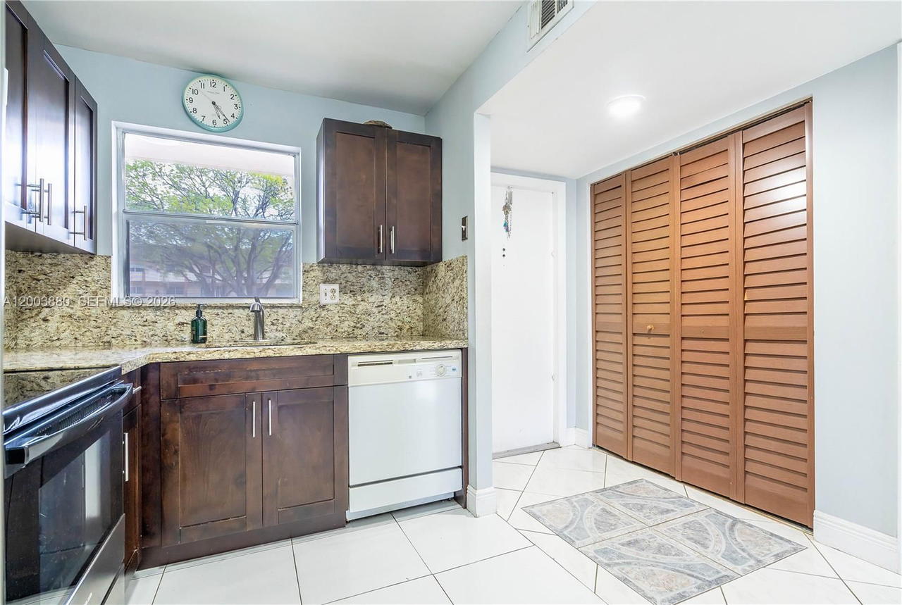 Real estate property located at 2811 Pine Island Rd #109, Broward, Sunrise Lakes 71 Condo, Sunrise, FL