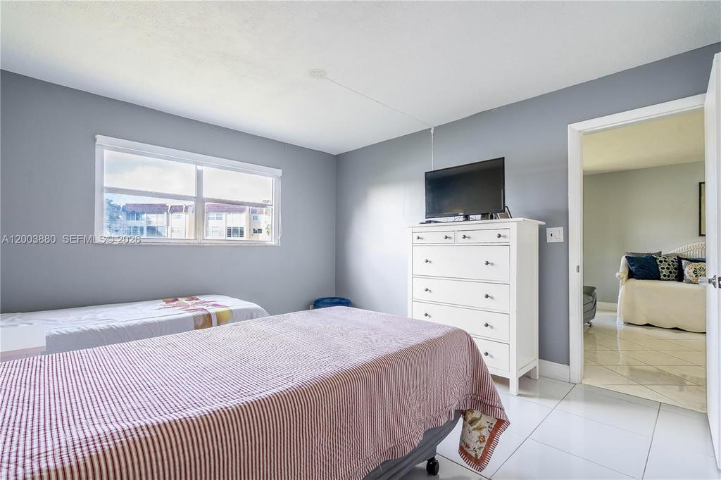 Real estate property located at 2811 Pine Island Rd #109, Broward, Sunrise Lakes 71 Condo, Sunrise, FL
