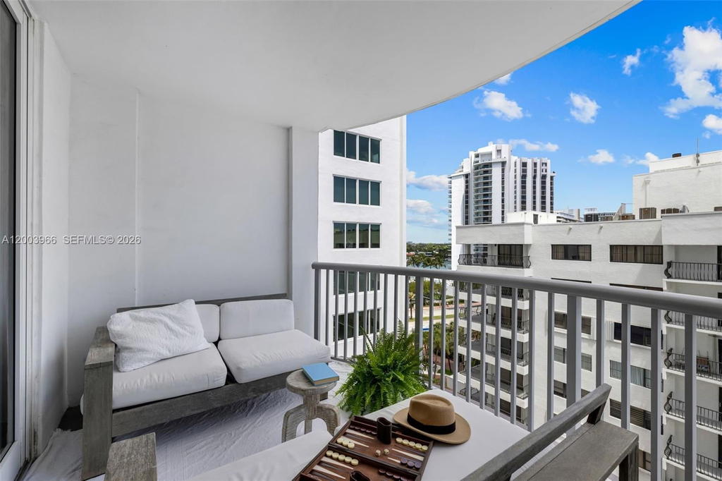 Real estate property located at 5401 Collins Ave #611, Miami-dade, The Carriage House Condo, Miami Beach, FL