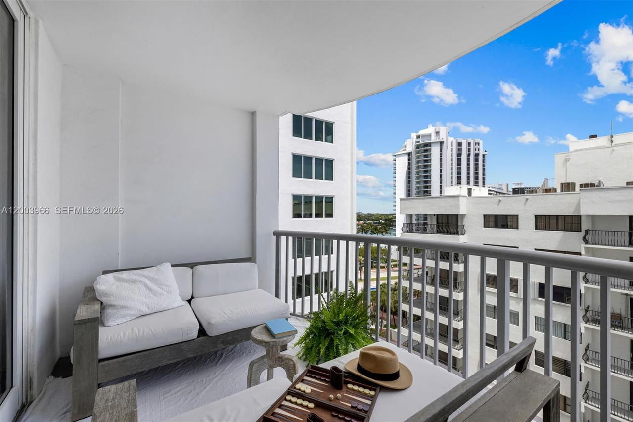Real estate property located at 5401 Collins Ave #611, Miami-dade, The Carriage House Condo, Miami Beach, FL