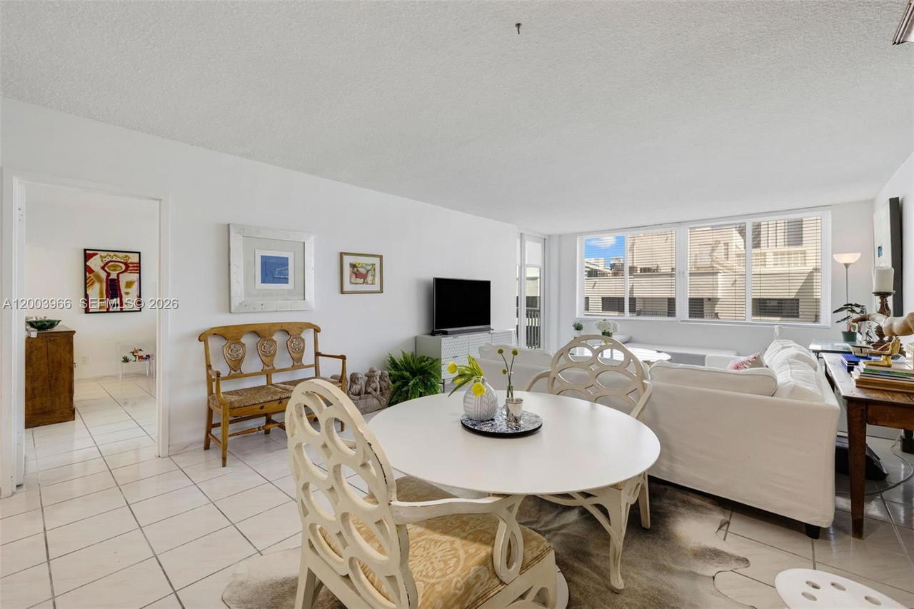 Real estate property located at 5401 Collins Ave #611, Miami-dade, The Carriage House Condo, Miami Beach, FL