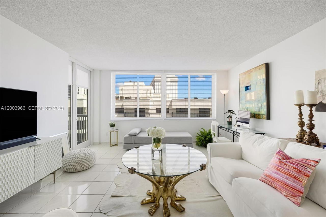 Real estate property located at 5401 Collins Ave #611, Miami-dade, The Carriage House Condo, Miami Beach, FL