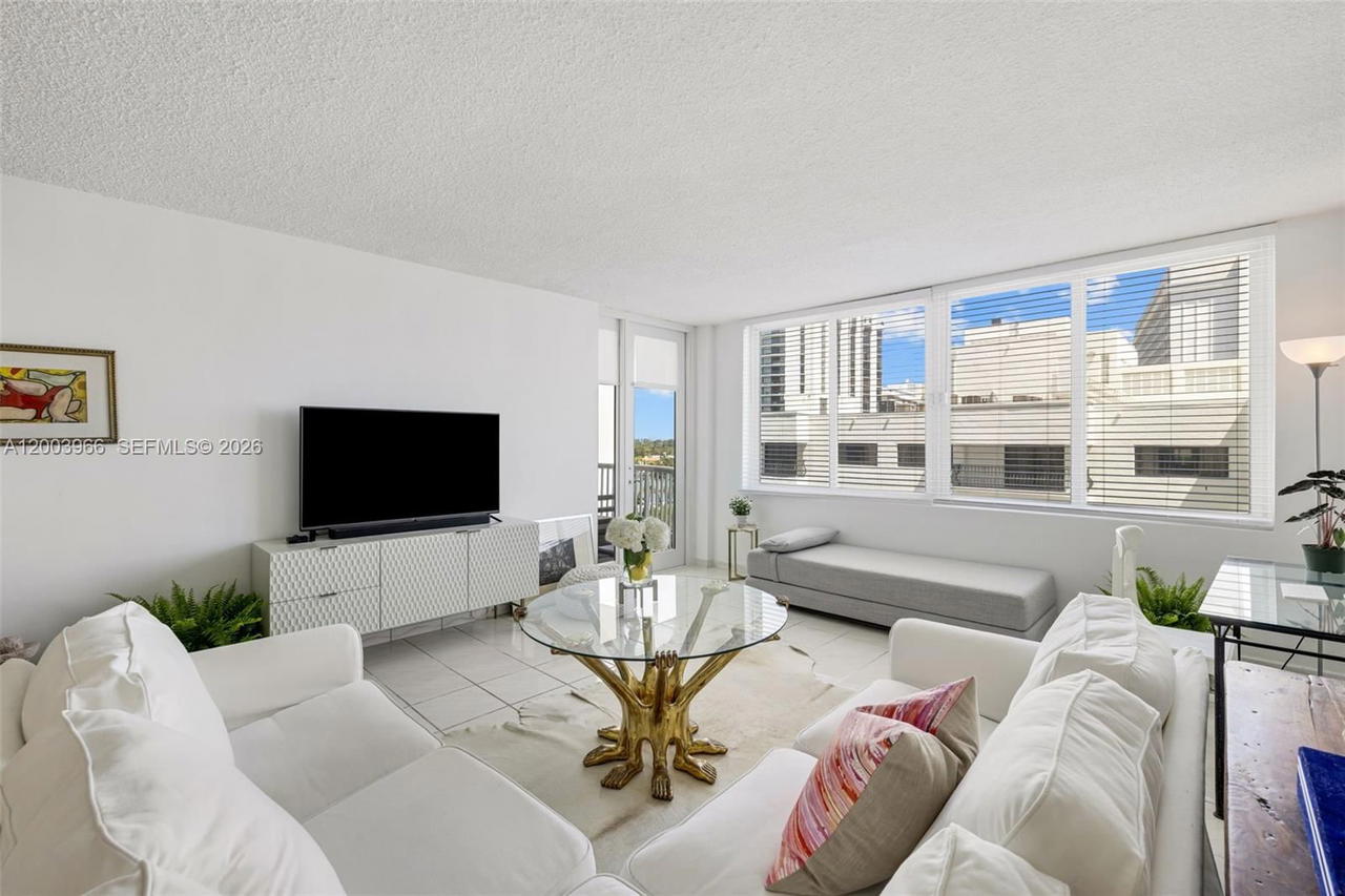 Real estate property located at 5401 Collins Ave #611, Miami-dade, The Carriage House Condo, Miami Beach, FL