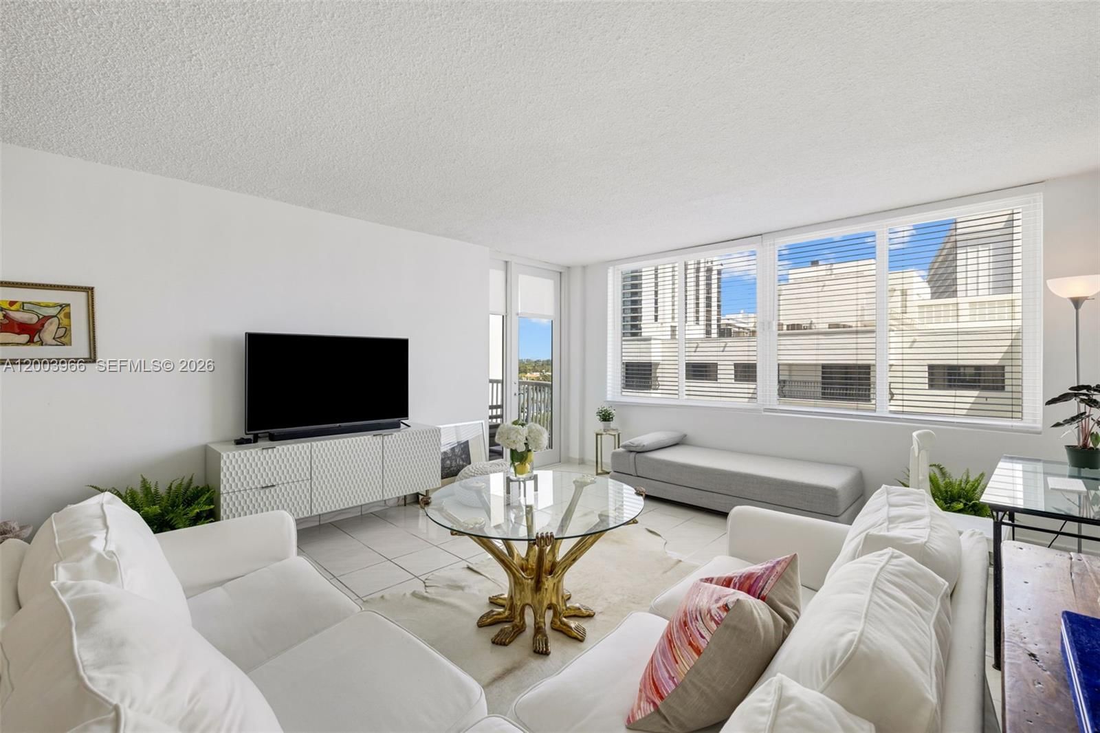 Real estate property located at 5401 Collins Ave #611, Miami-dade, The Carriage House Condo, Miami Beach, FL