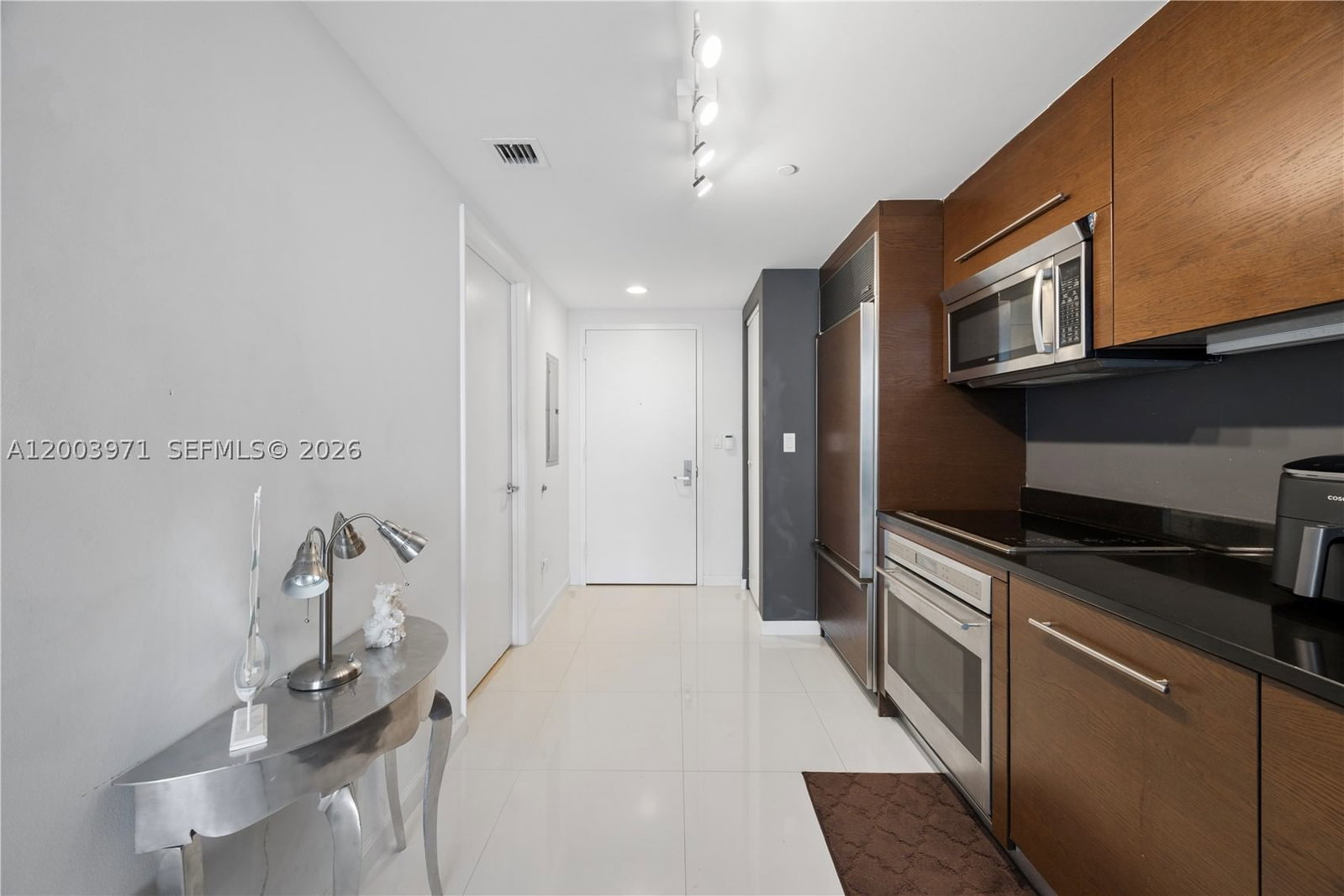 Real estate property located at 465 Brickell Ave #3804, Miami-dade, Iconbrickell Condo No 1, Miami, FL