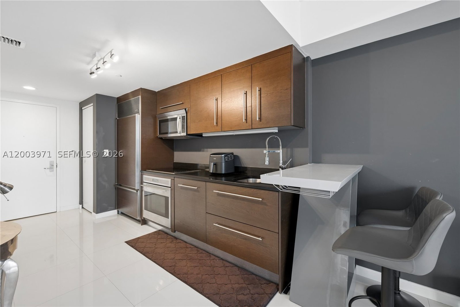 Real estate property located at 465 Brickell Ave #3804, Miami-dade, Iconbrickell Condo No 1, Miami, FL