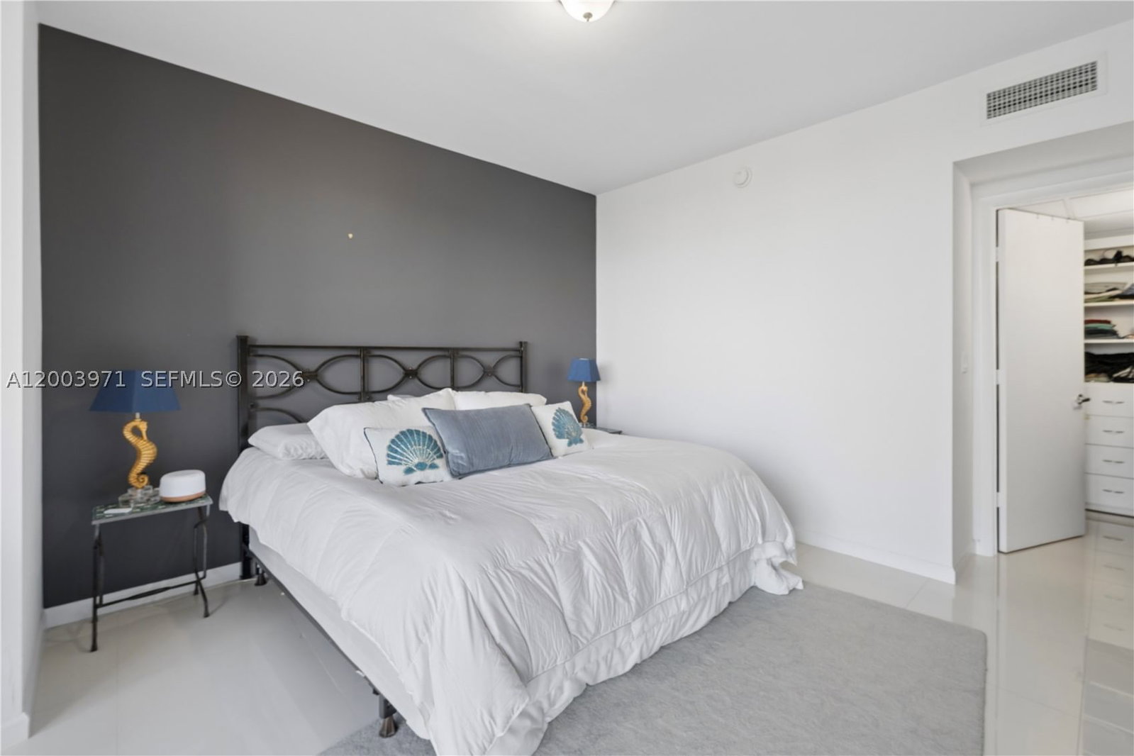 Real estate property located at 465 Brickell Ave #3804, Miami-dade, Iconbrickell Condo No 1, Miami, FL