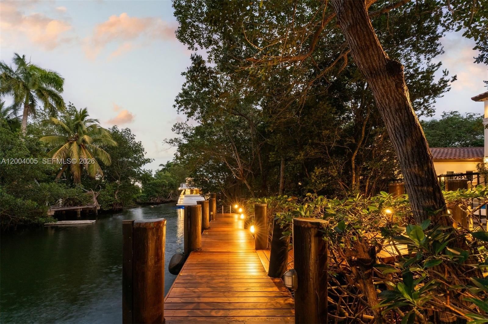 Real estate property located at 255 Cocoplum Rd, Miami-dade, Cocoplum Sec 1, Coral Gables, FL