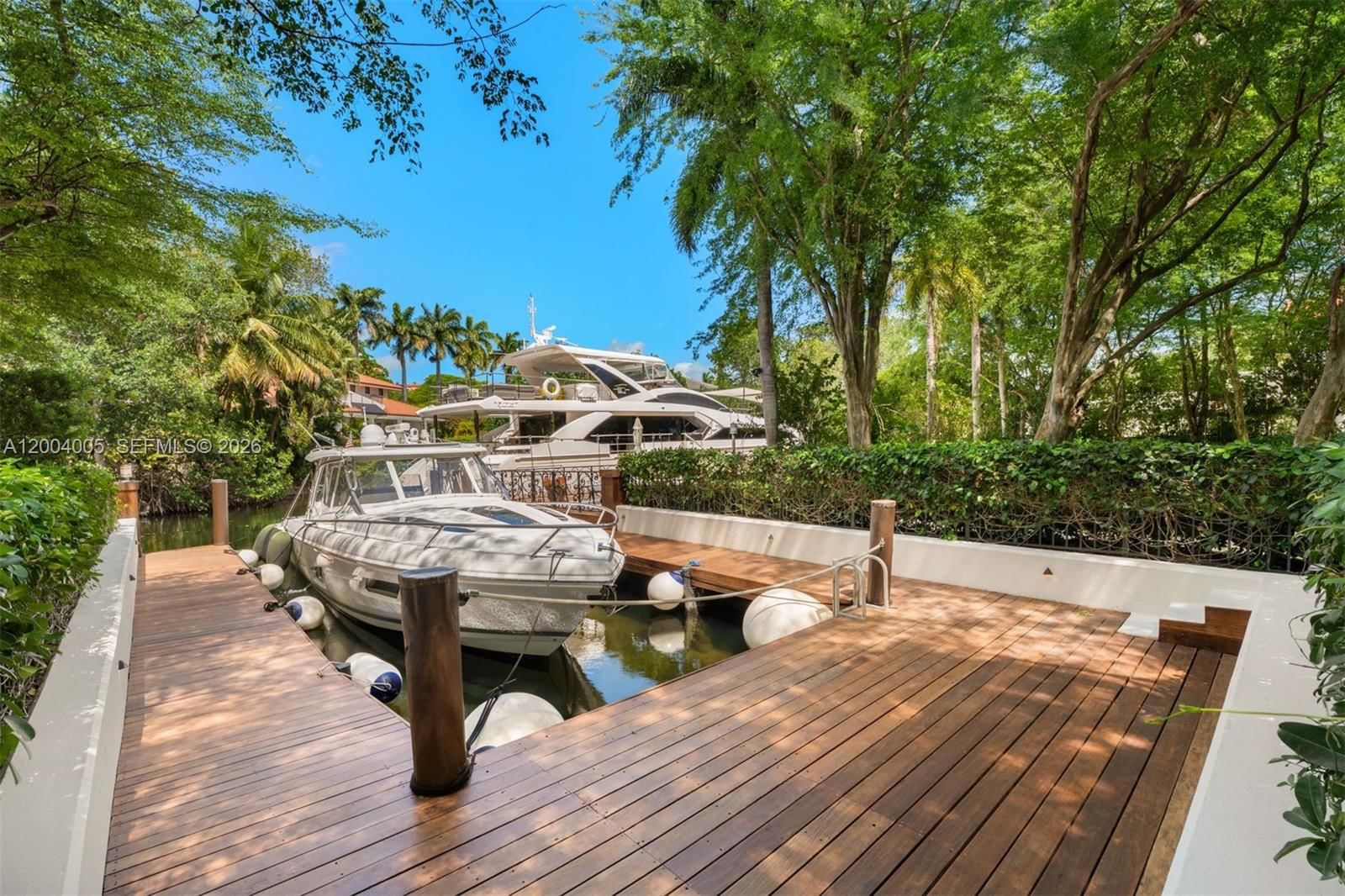 Real estate property located at 255 Cocoplum Rd, Miami-dade, Cocoplum Sec 1, Coral Gables, FL