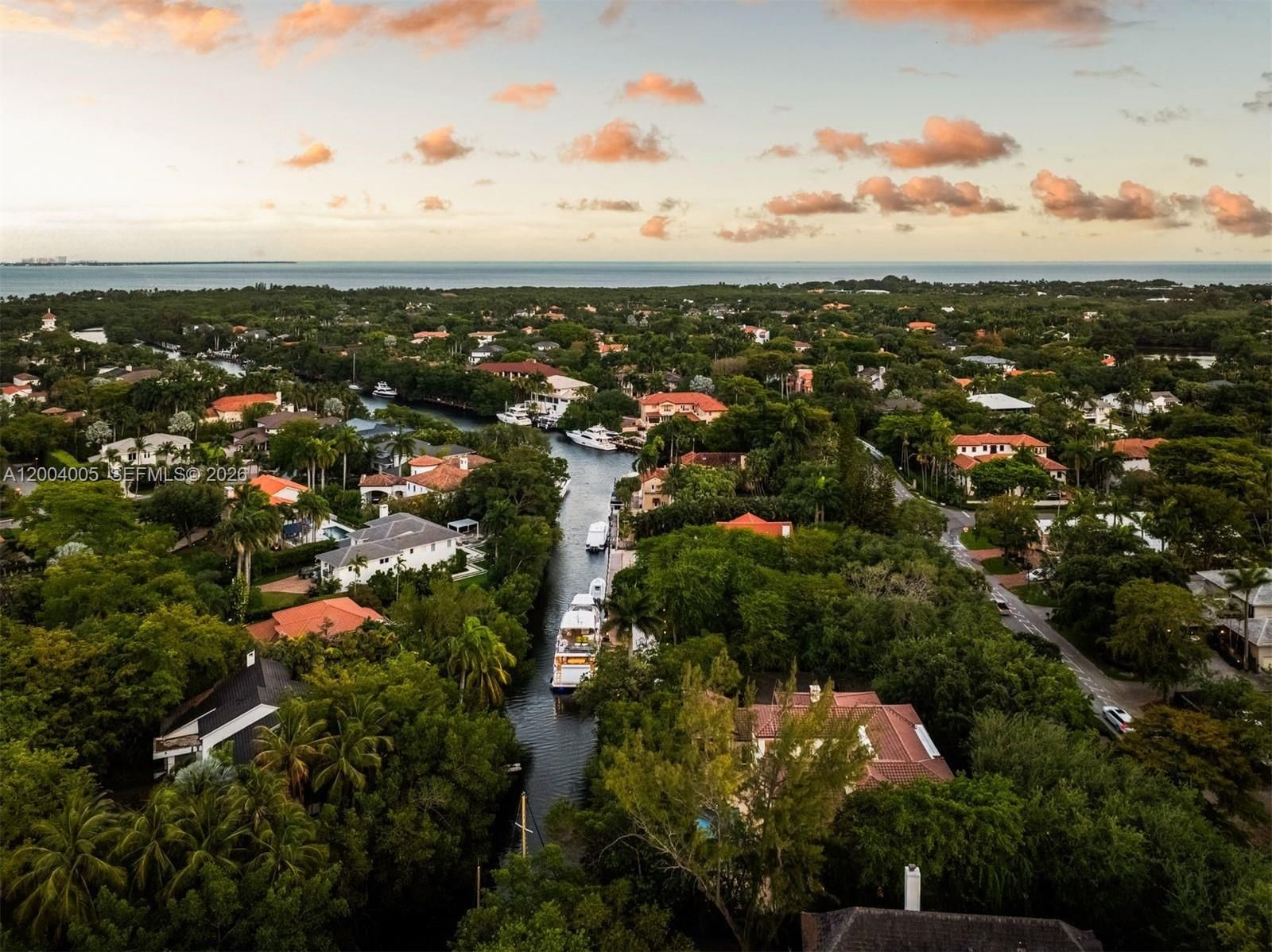 Real estate property located at 255 Cocoplum Rd, Miami-dade, Cocoplum Sec 1, Coral Gables, FL