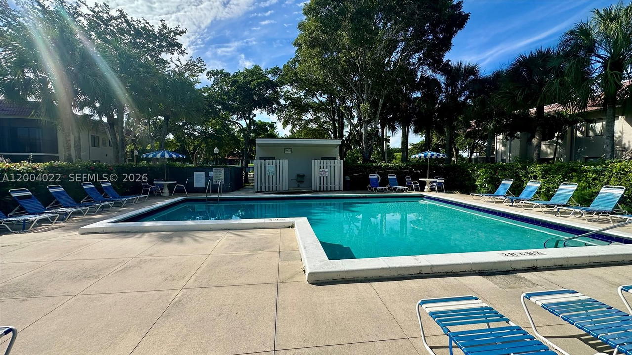 Real estate property located at 16210 Laurel Dr #203, Broward, Saddle Club Garden Apts A, Weston, FL