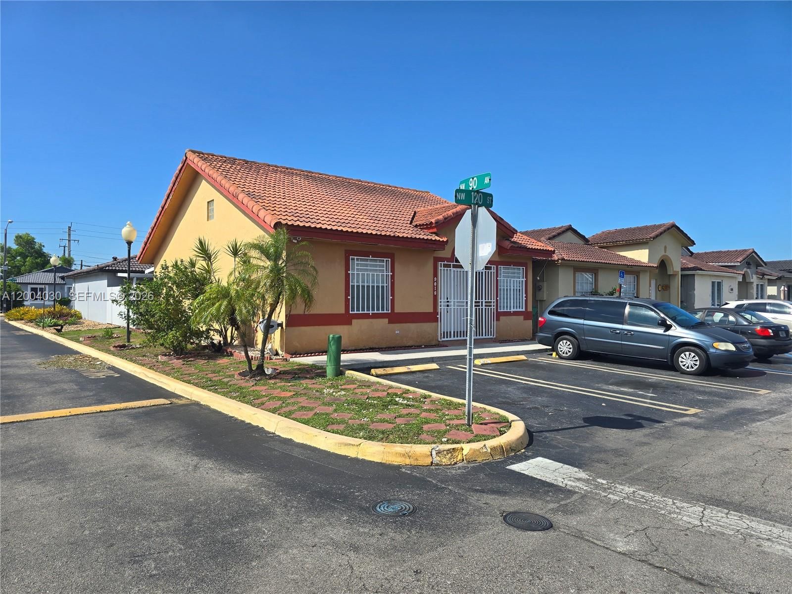 Real estate property located at 9018 120th St #133, Miami-dade, Les Fontaines Condo, Hialeah Gardens, FL