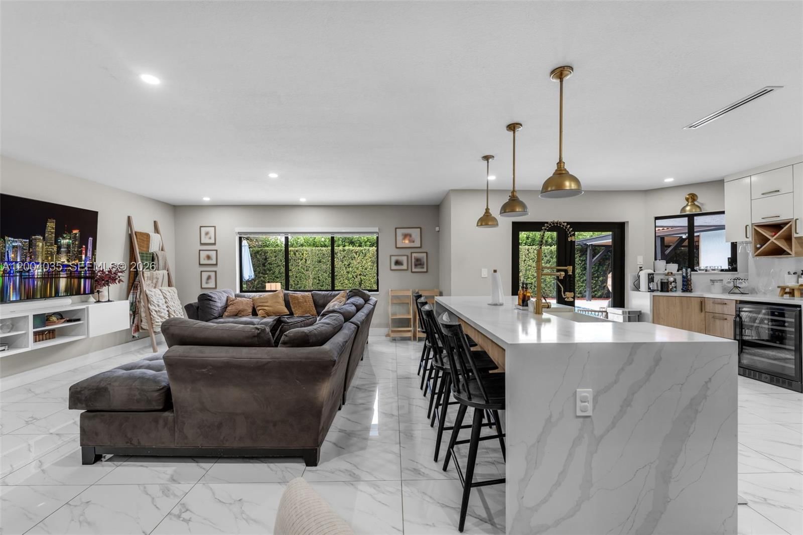 Real estate property located at 15465 114 ST, Miami-dade, Hammocks Shores, Miami, FL