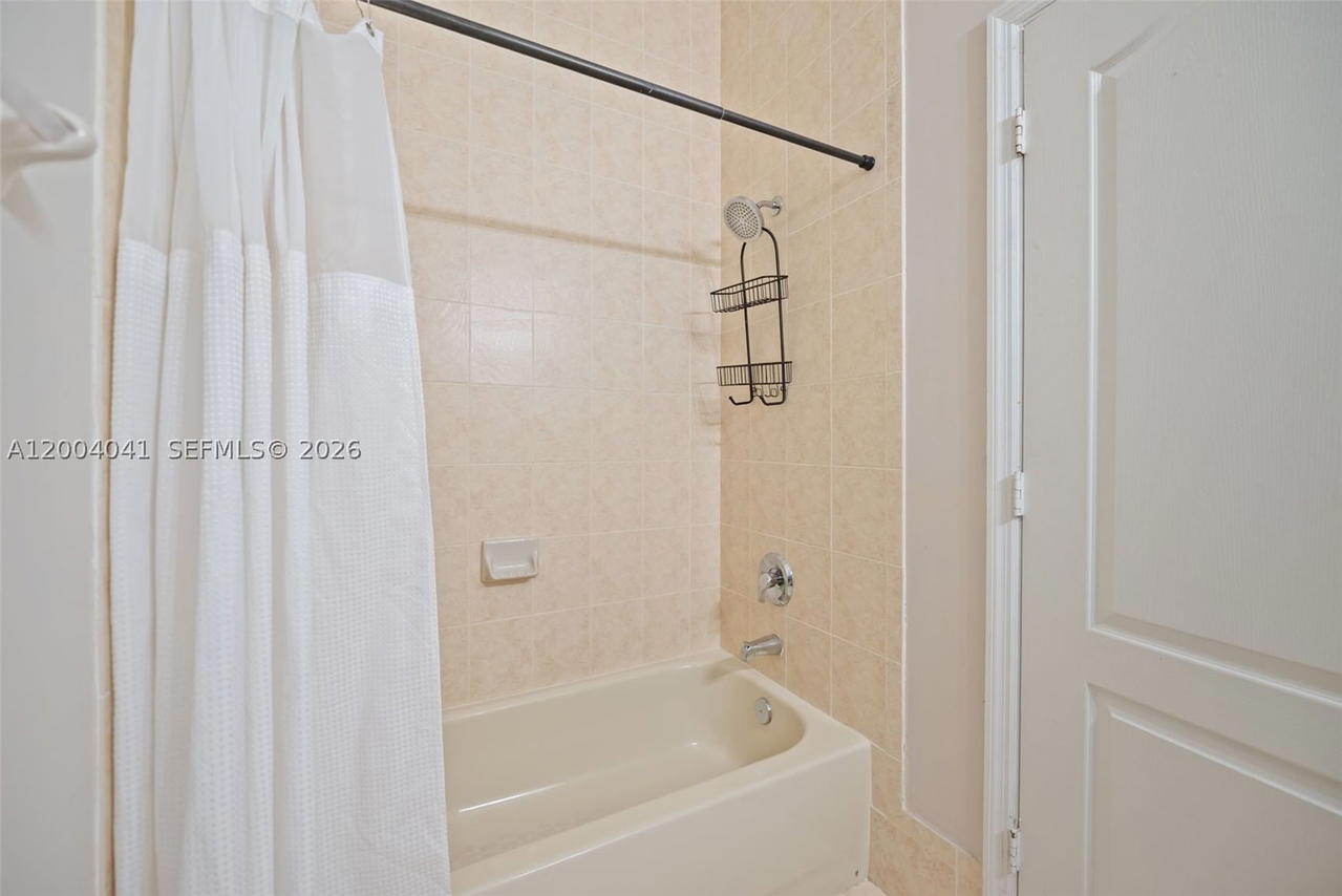 Real estate property located at 4301 160th Ave #207, Broward, Courtyards Three Condo, Miramar, FL