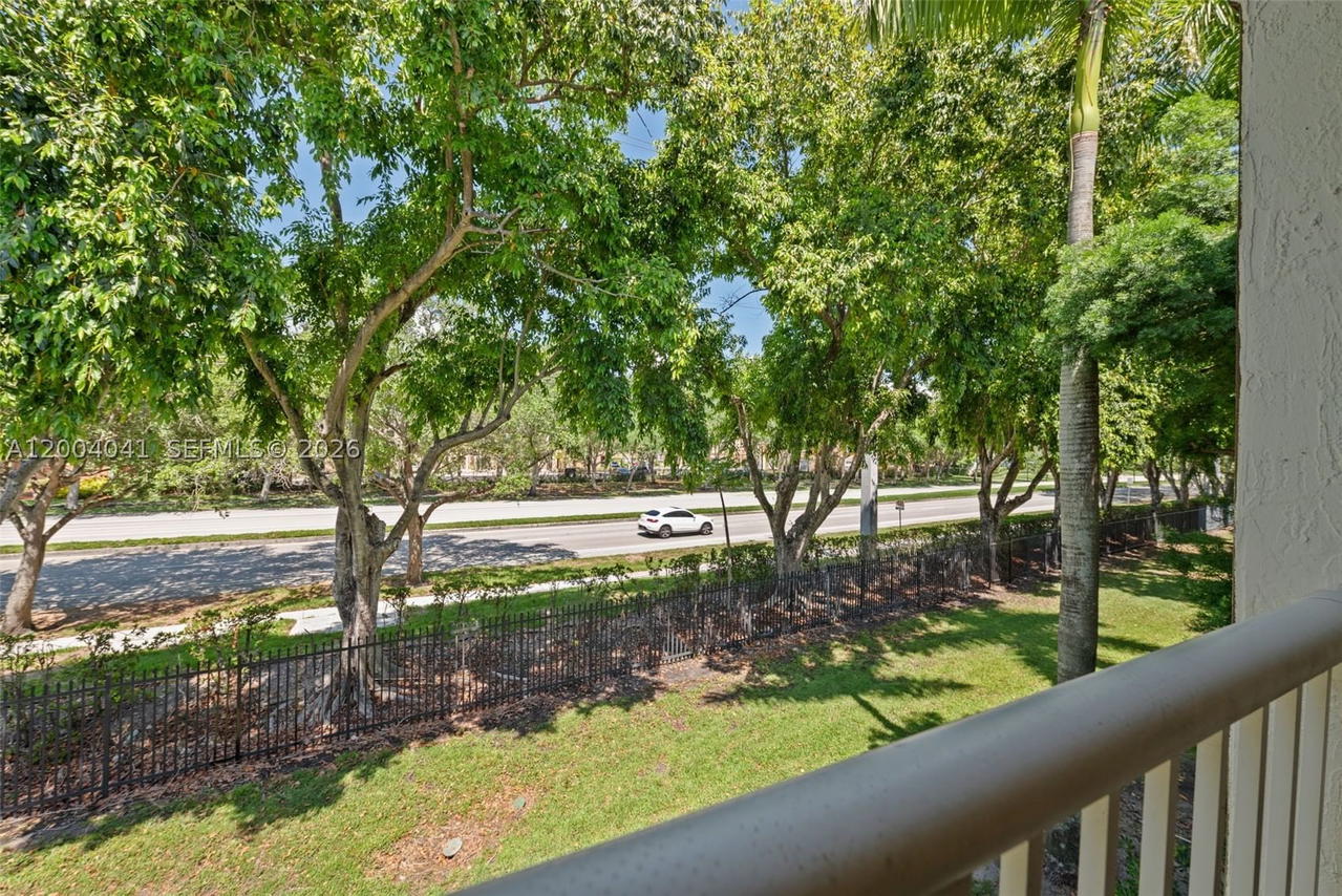 Real estate property located at 4301 160th Ave #207, Broward, Courtyards Three Condo, Miramar, FL