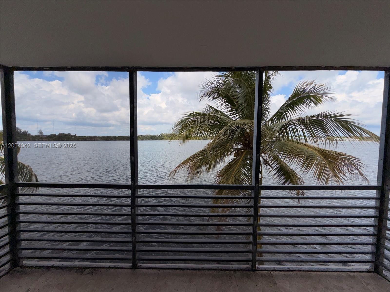 Real estate property located at 1075 Miami Gardens Dr #306, Miami-dade, Royal Bahamian West, Miami, FL