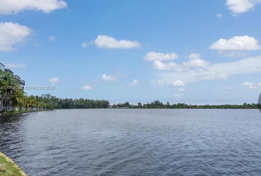 Real estate property located at 1075 Miami Gardens Dr #306, Miami-dade, Royal Bahamian West, Miami, FL