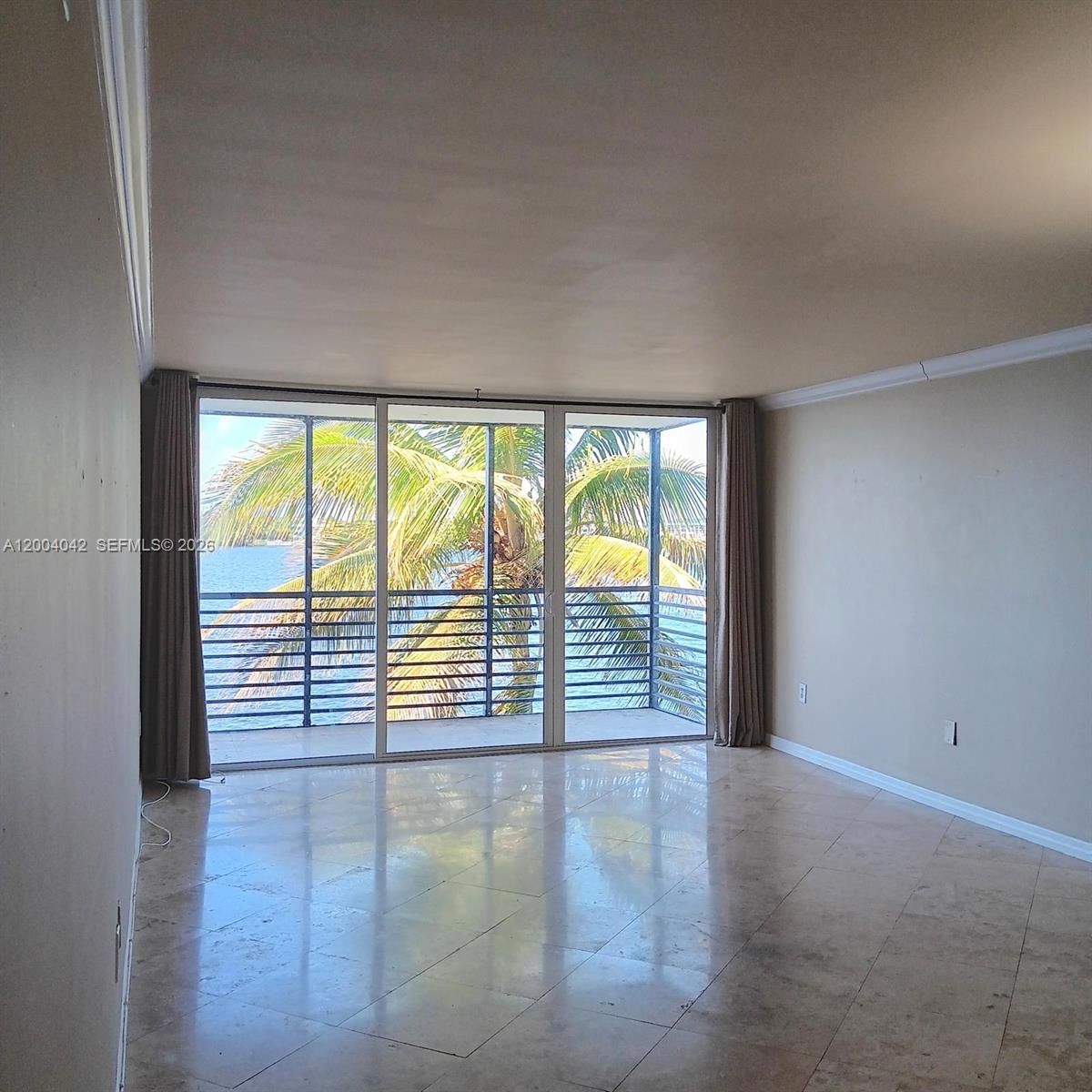 Real estate property located at 1075 Miami Gardens Dr #306, Miami-dade, Royal Bahamian West, Miami, FL