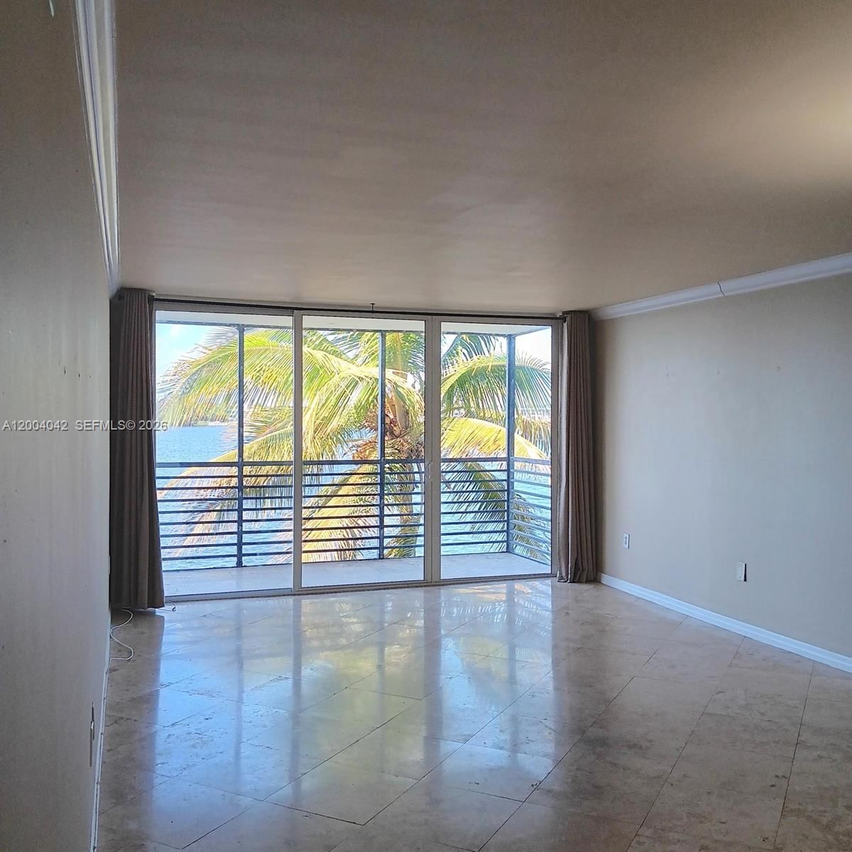 Real estate property located at 1075 Miami Gardens Dr #306, Miami-dade, Royal Bahamian West, Miami, FL