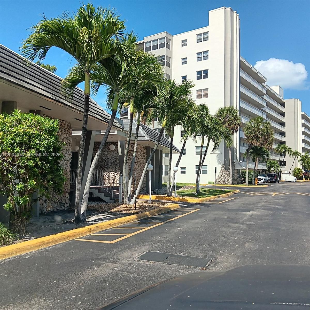 Real estate property located at 1075 Miami Gardens Dr #306, Miami-dade, Royal Bahamian West, Miami, FL