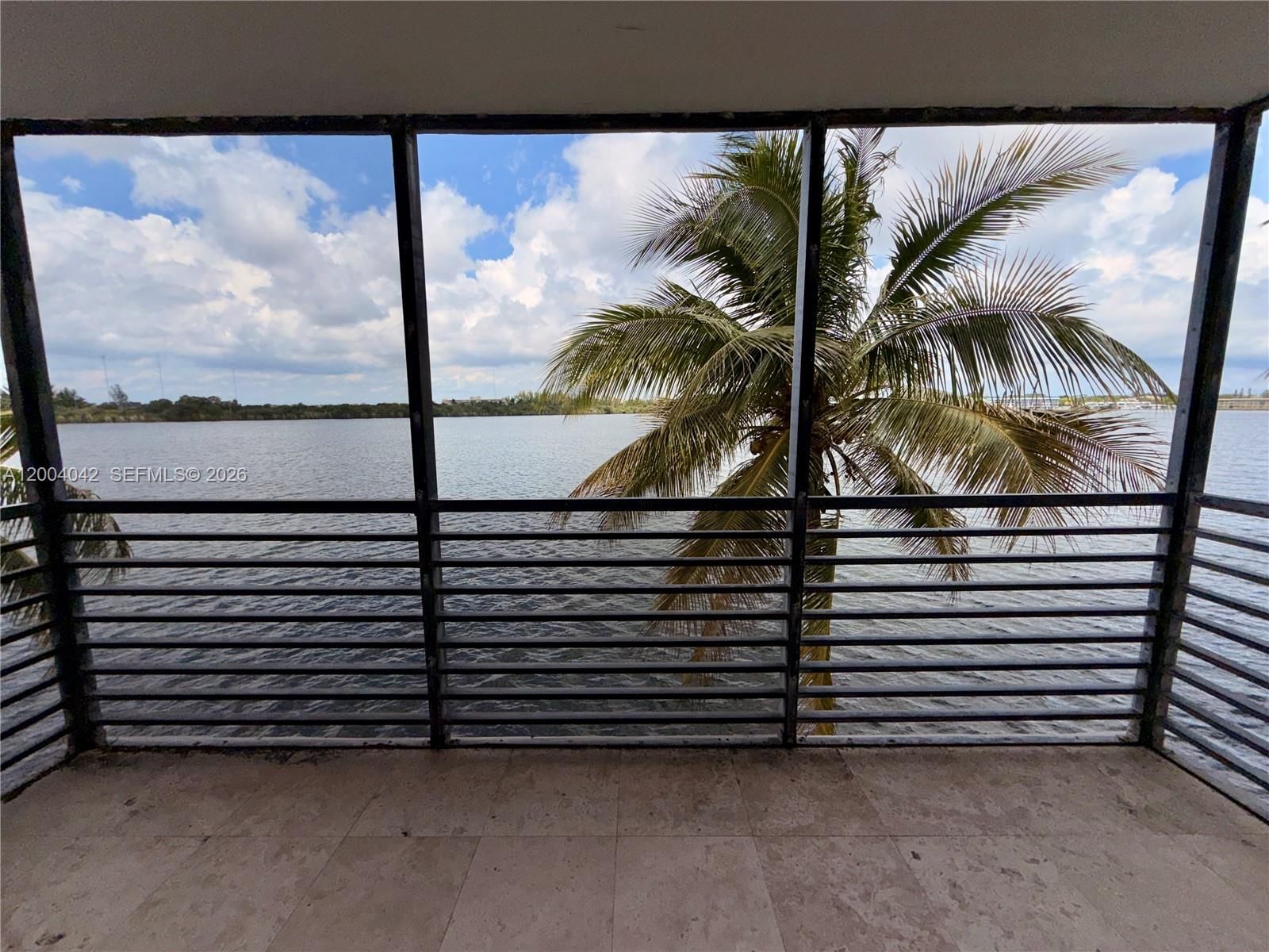 Real estate property located at 1075 Miami Gardens Dr #306, Miami-dade, Royal Bahamian West, Miami, FL