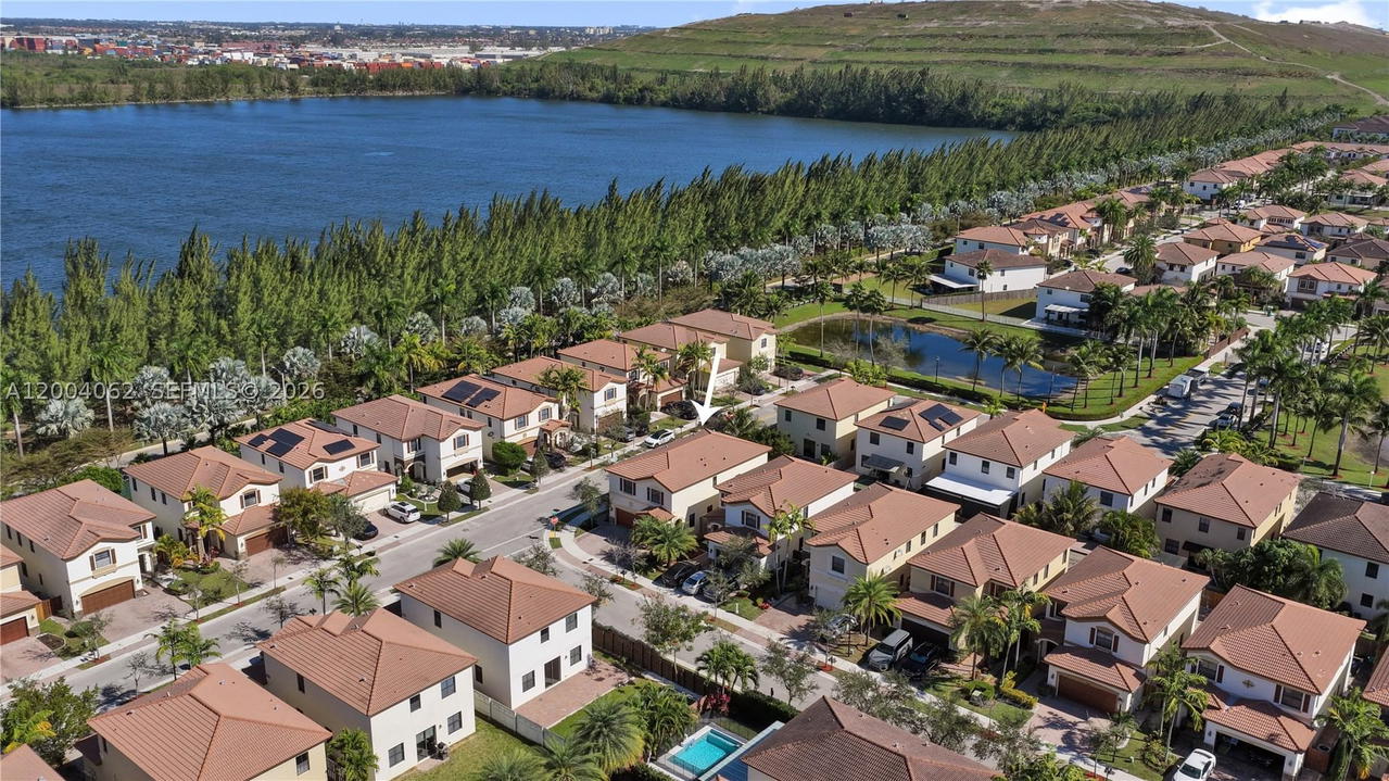 Real estate property located at 8895 100th Pl, Miami-dade, Isles At Grand Bay, Doral, FL