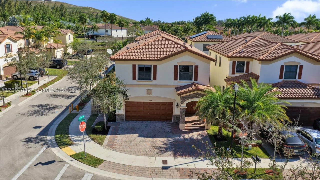 Real estate property located at 8895 100th Pl, Miami-dade, Isles At Grand Bay, Doral, FL