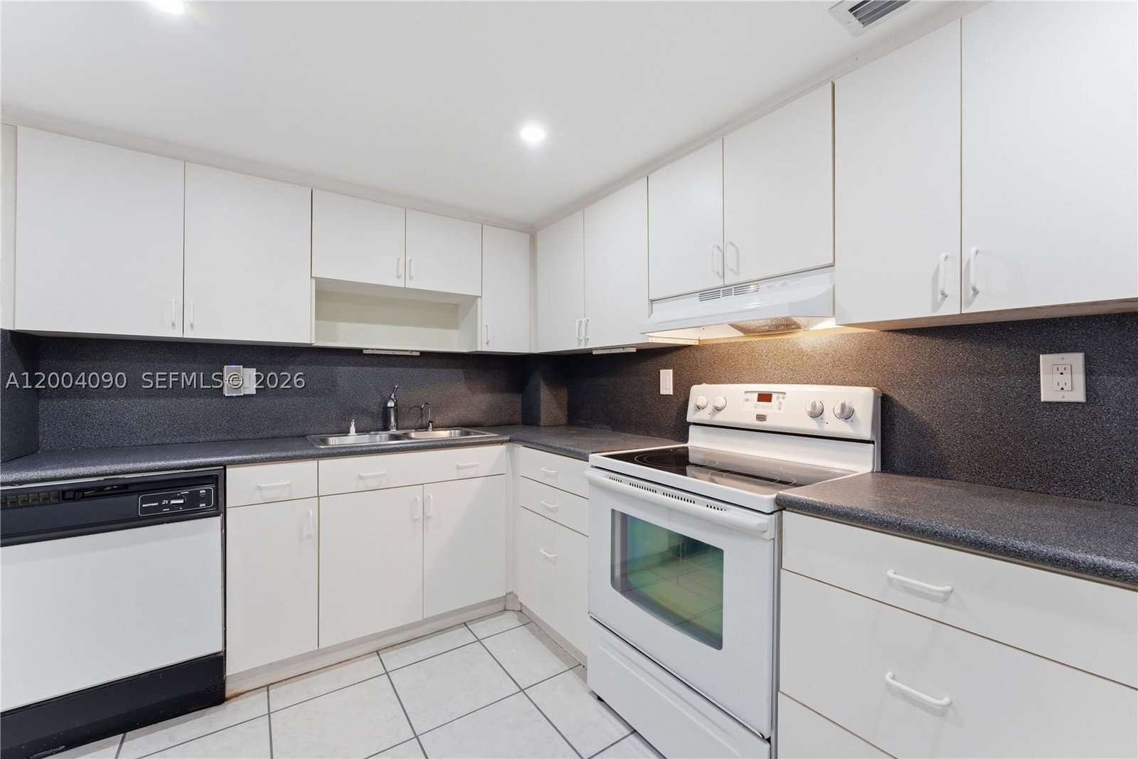 Real estate property located at 10852 Kendall Dr #312, Miami-dade, Kendall Gate Condo, Miami, FL