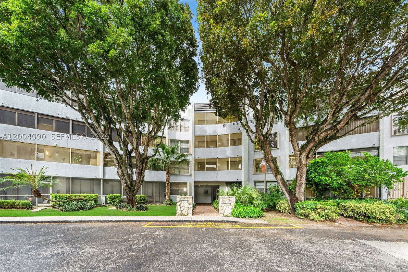 Real estate property located at 10852 Kendall Dr #312, Miami-dade, Kendall Gate Condo, Miami, FL