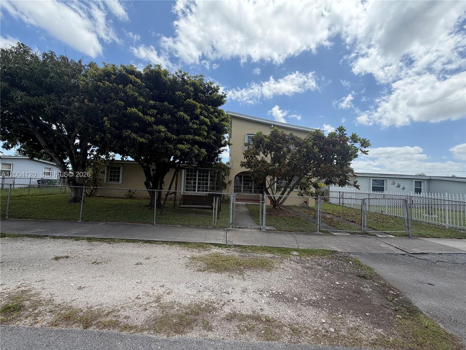 Real estate property located at 10910 40th St, Miami-dade, Westwood Lake 2nd Addn, Miami, FL