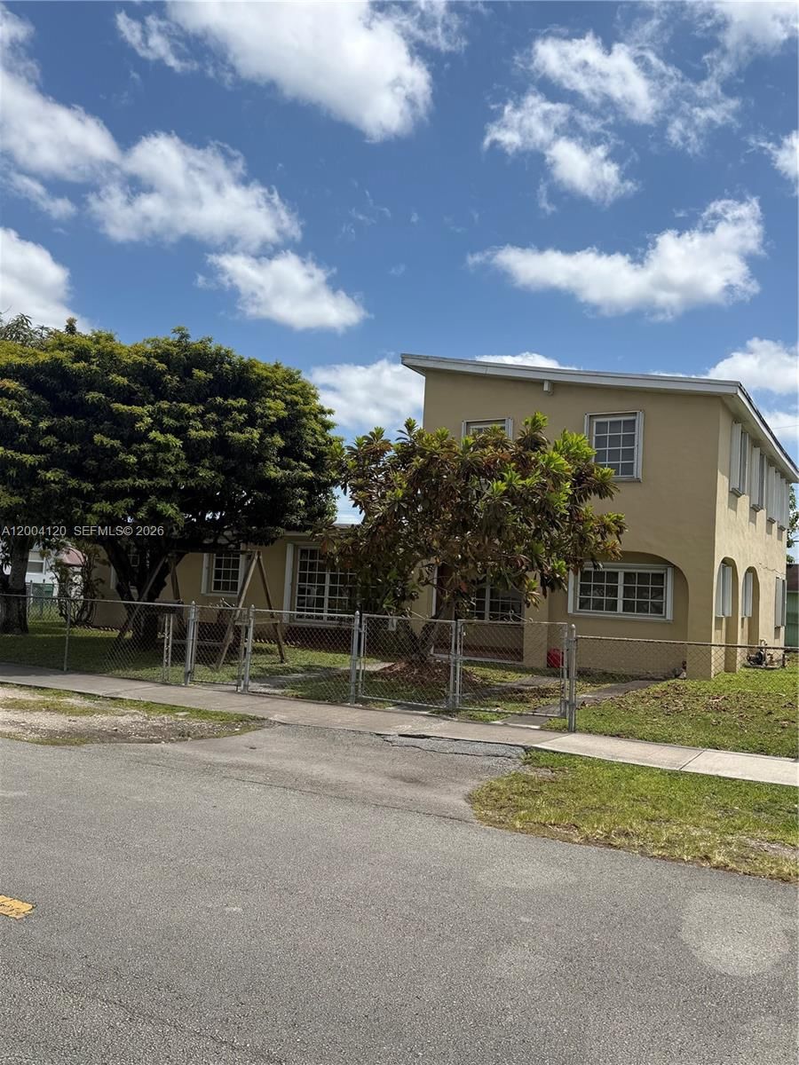 Real estate property located at 10910 40th St, Miami-dade, Westwood Lake 2nd Addn, Miami, FL