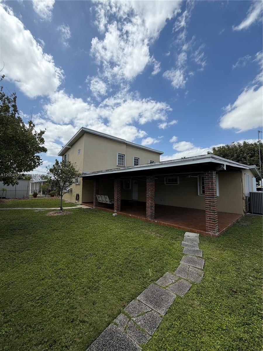 Real estate property located at 10910 40th St, Miami-dade, Westwood Lake 2nd Addn, Miami, FL