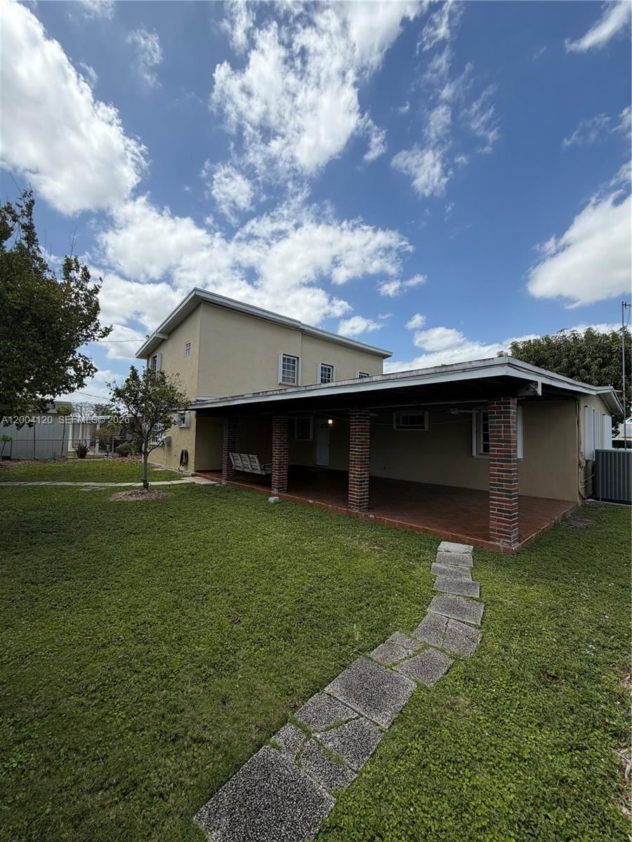 Real estate property located at 10910 40th St, Miami-dade, Westwood Lake 2nd Addn, Miami, FL