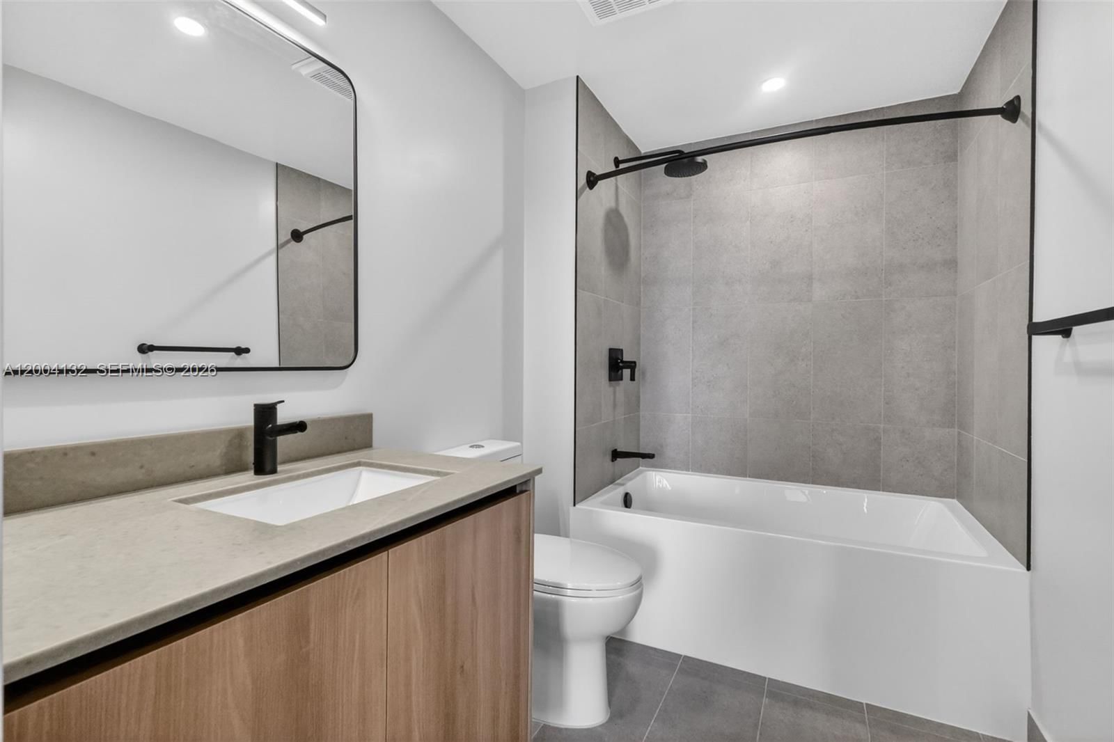 Real estate property located at 121 5th Steet #3313, Miami-dade, 501 First Residences, Miami, FL