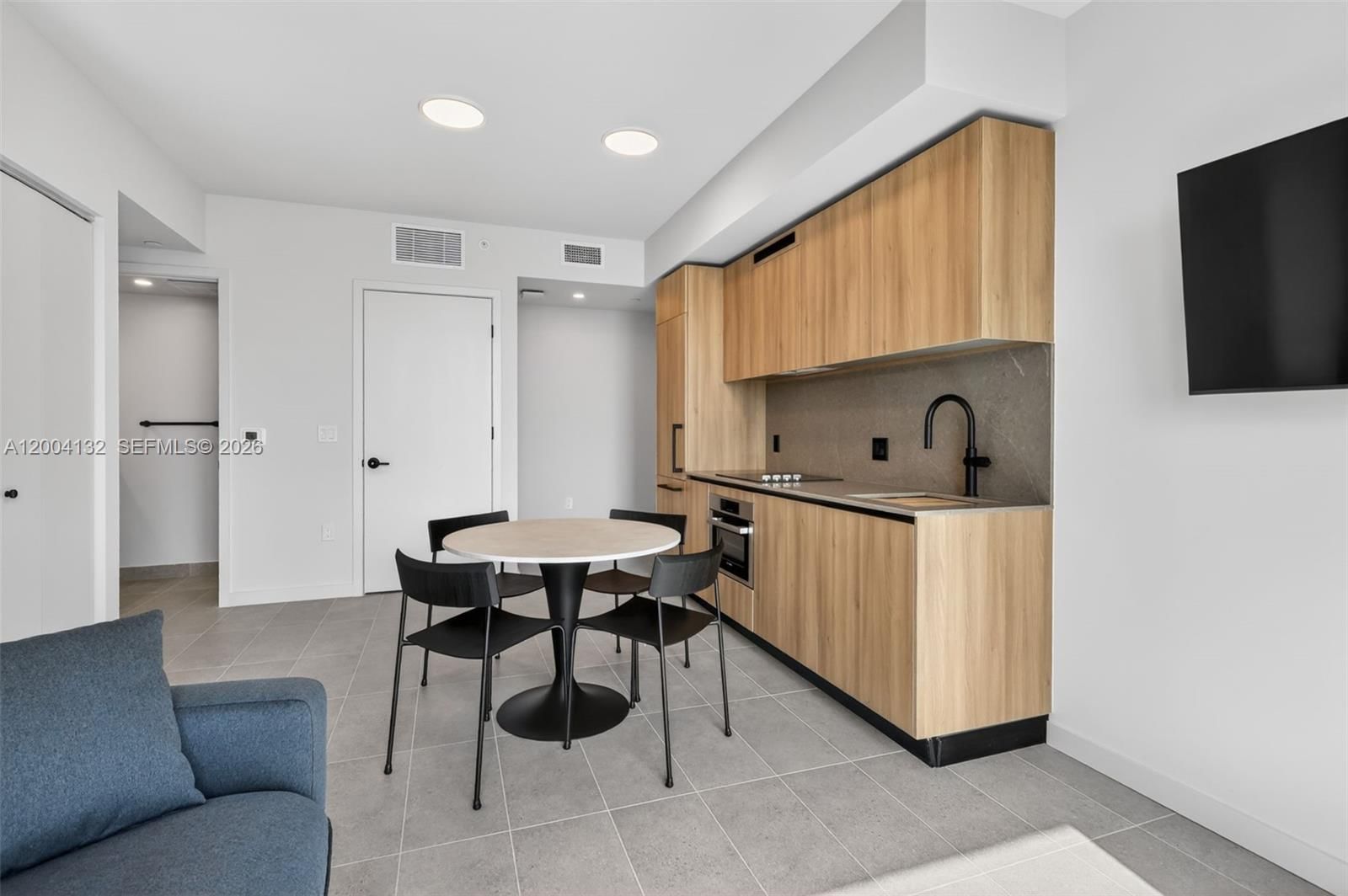 Real estate property located at 121 5th Steet #3313, Miami-dade, 501 First Residences, Miami, FL