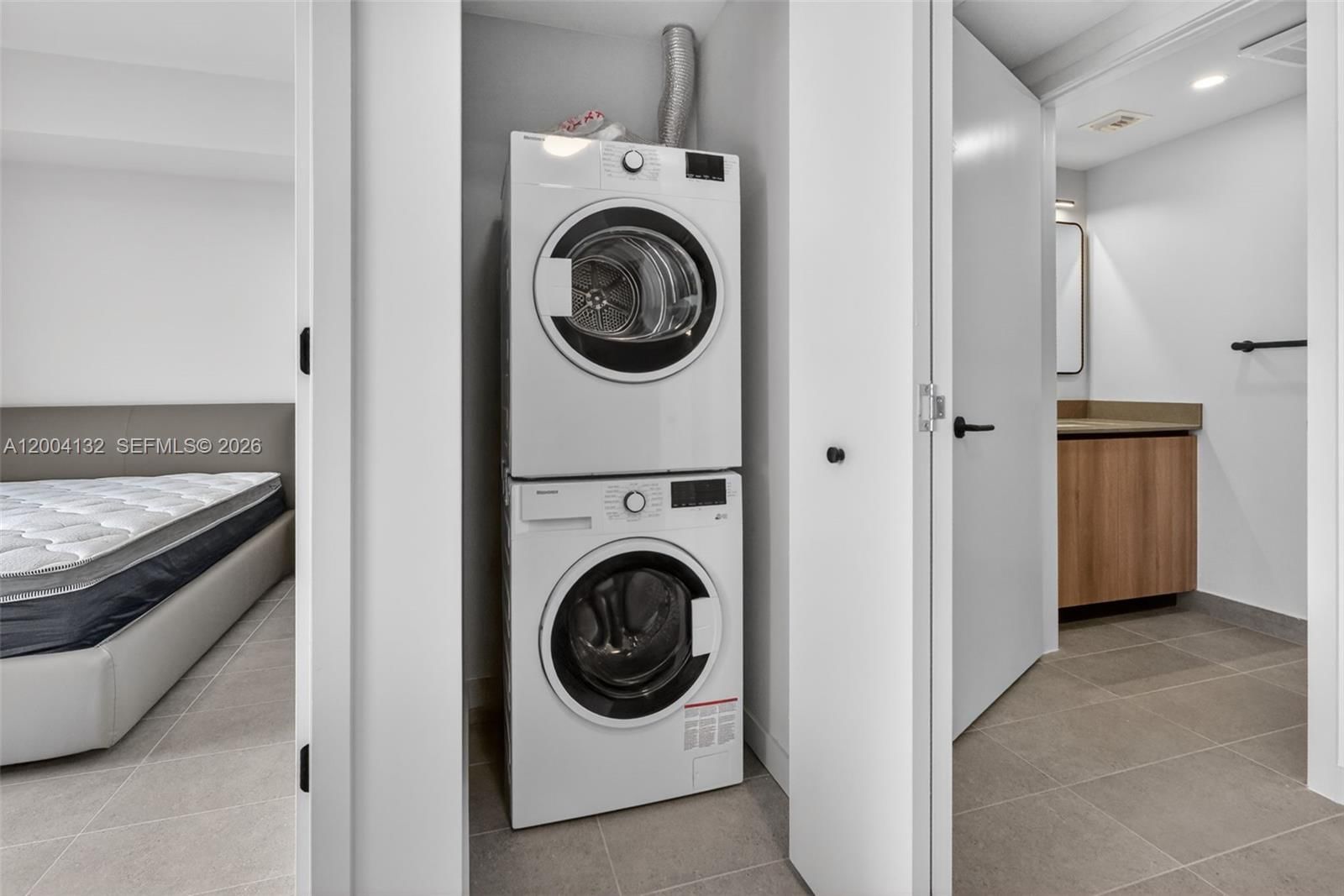 Real estate property located at 121 5th Steet #3313, Miami-dade, 501 First Residences, Miami, FL