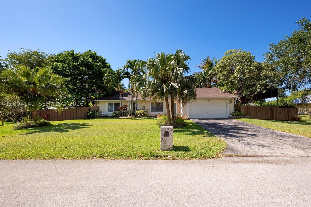 Real estate property located at 8480 180th St, Miami-dade, Pinewood Ests 3rd Addn, Palmetto Bay, FL
