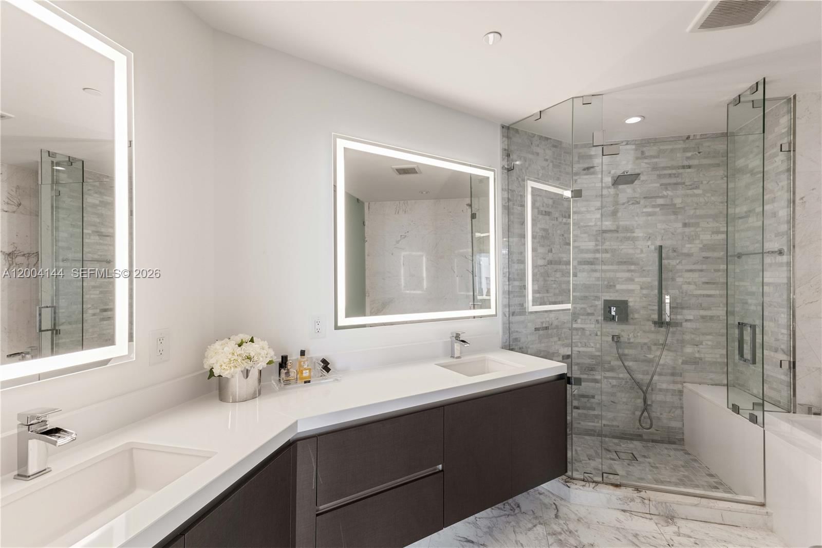 Real estate property located at 851 1st Ave #4405, Miami-dade, Paramount Miami World, Miami, FL