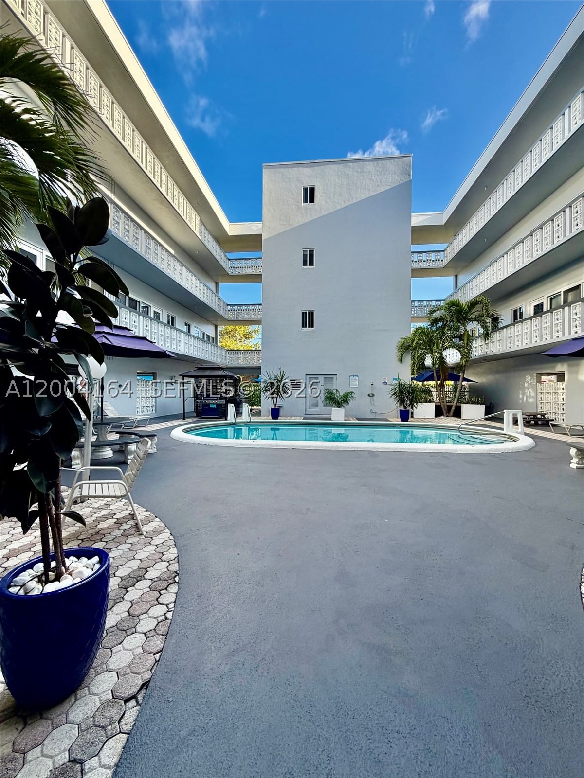Real estate property located at 1818 Rodman St #3A, Broward, Garden Terrace Apts No 10, Hollywood, FL