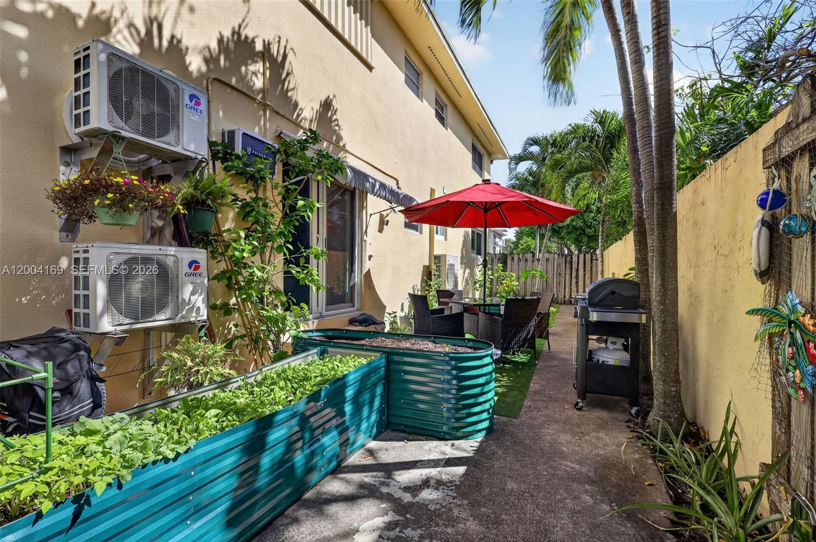 Real estate property located at 1820 Venice Park Dr #102, Miami-dade, Venice Park, North Miami, FL