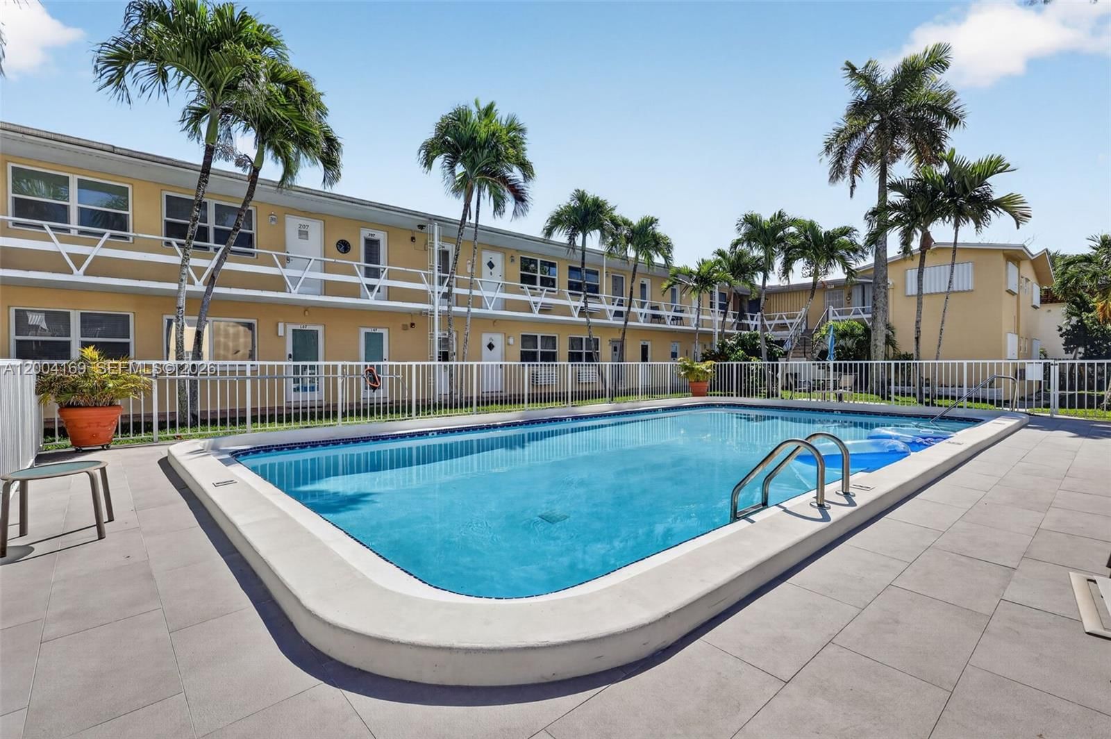 Real estate property located at 1820 Venice Park Dr #102, Miami-dade, Venice Park, North Miami, FL