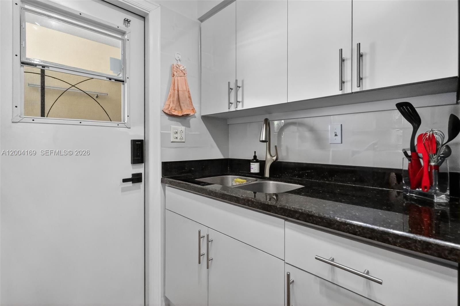 Real estate property located at 1820 Venice Park Dr #102, Miami-dade, Venice Park, North Miami, FL