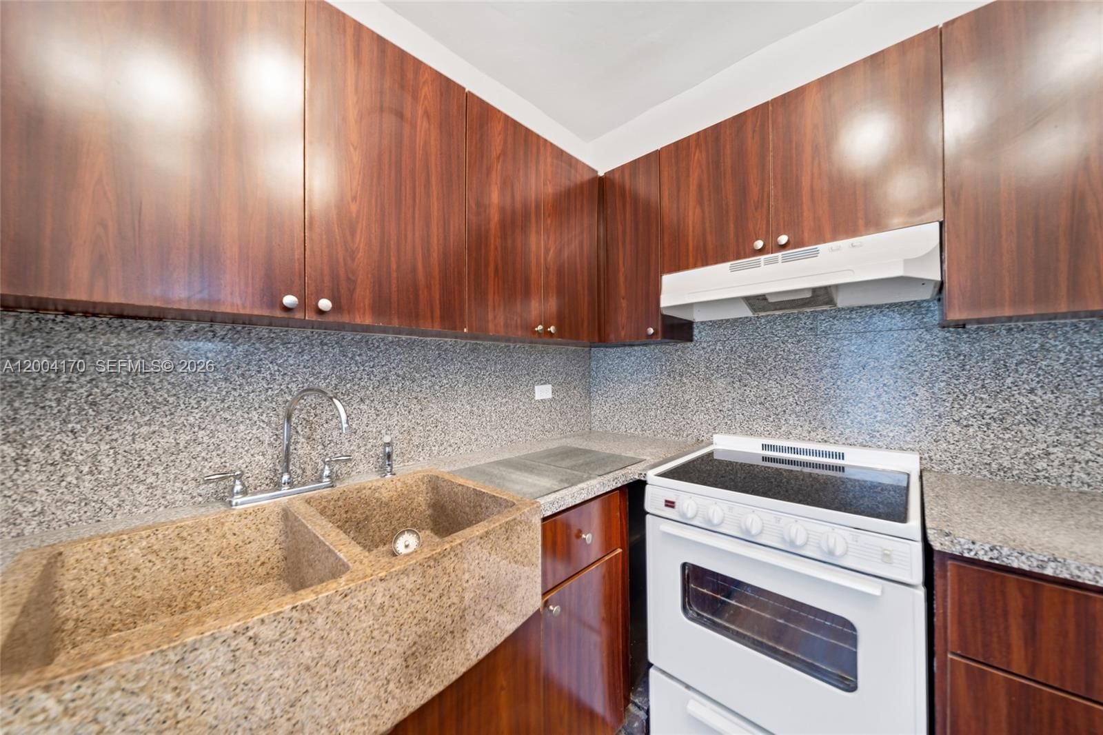 Real estate property located at 1150 Euclid Ave #110, Miami-dade, Tower East Incorporated C, Miami Beach, FL