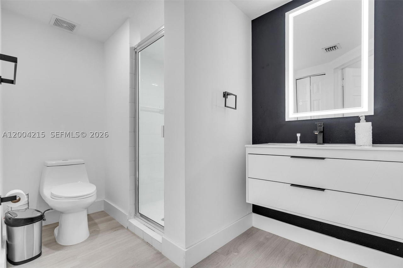 Real estate property located at 11462 69th Ter, Miami-dade, Doral Isles St Lucia, Doral, FL