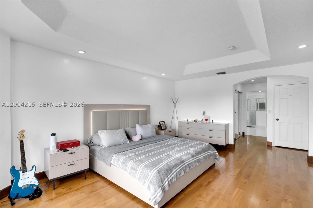 Real estate property located at 11462 69th Ter, Miami-dade, Doral Isles St Lucia, Doral, FL