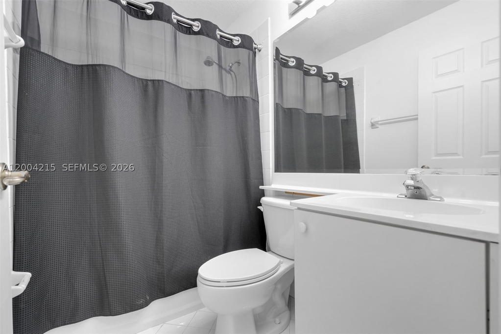 Real estate property located at 11462 69th Ter, Miami-dade, Doral Isles St Lucia, Doral, FL